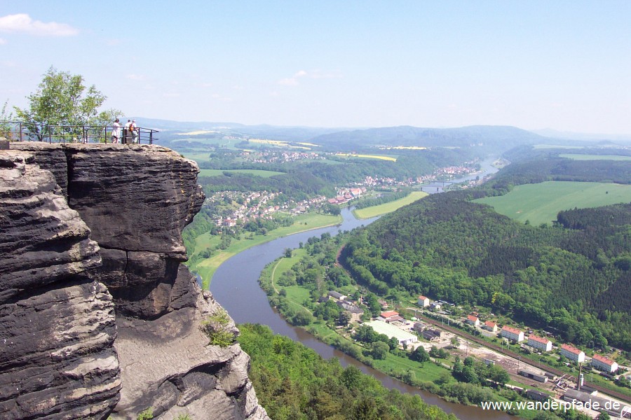 Ost-Aussicht Lilienstein mit Obelisk, Bad Schandau, Elbe