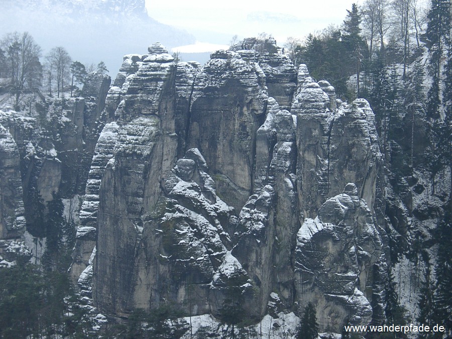 Ferdinandstein, Wehltrme