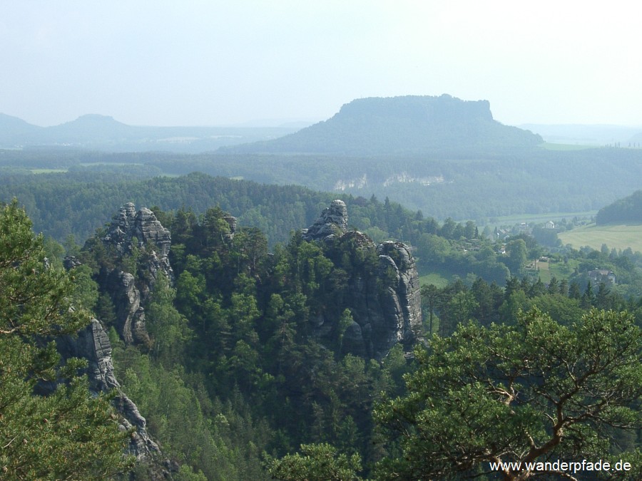 Vorn Talwchter, hinten Lilienstein