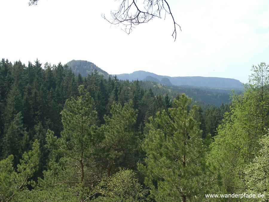 Heulenberg, hinten Kleiner Winterberg, davor Lorenzsteine