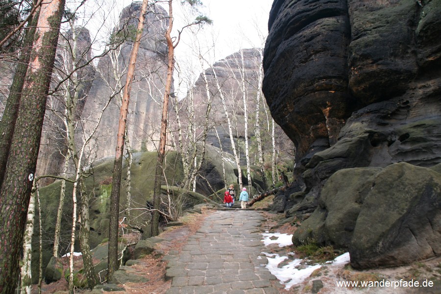 West-Auf-/ Abstieg zum Fu des Pfaffenstein