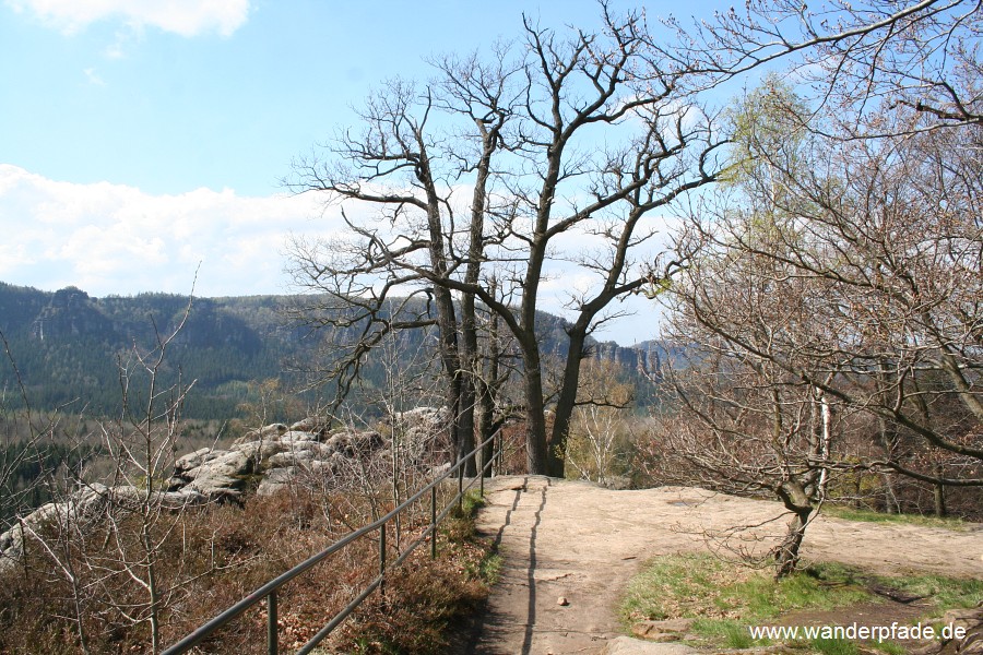 Auf dem Aussichtsplateau mit Blick Richtung Affensteine