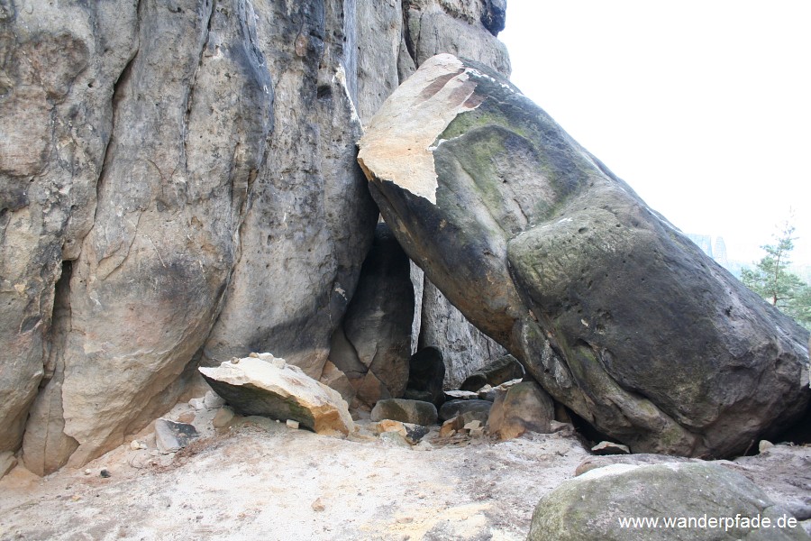 Felssturz nahe Zyklopenmauer