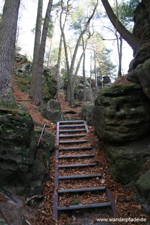 Westlicher Zugang / Felsengasse