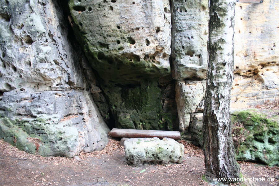 Westlicher Zugang / Felsengasse