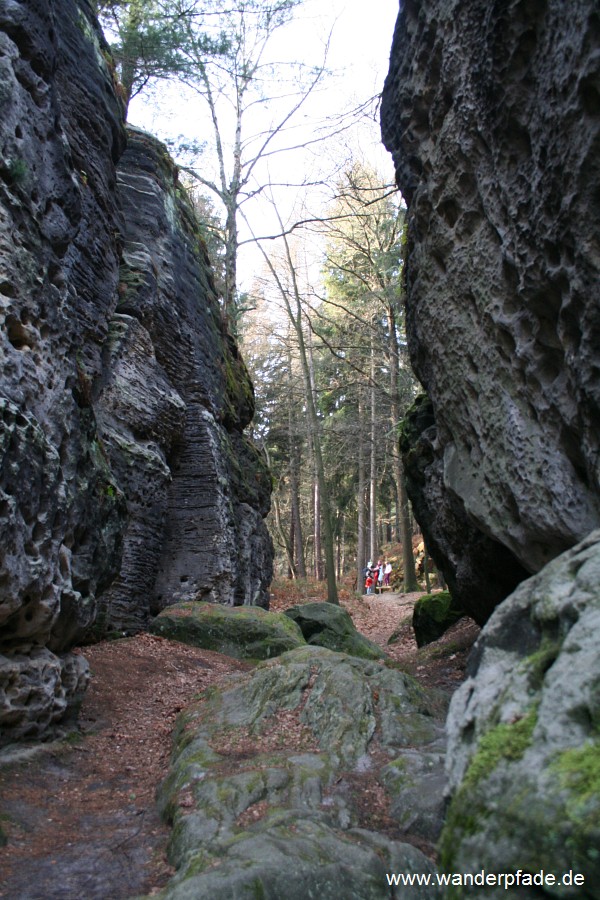 Westlicher Zugang / Felsengasse