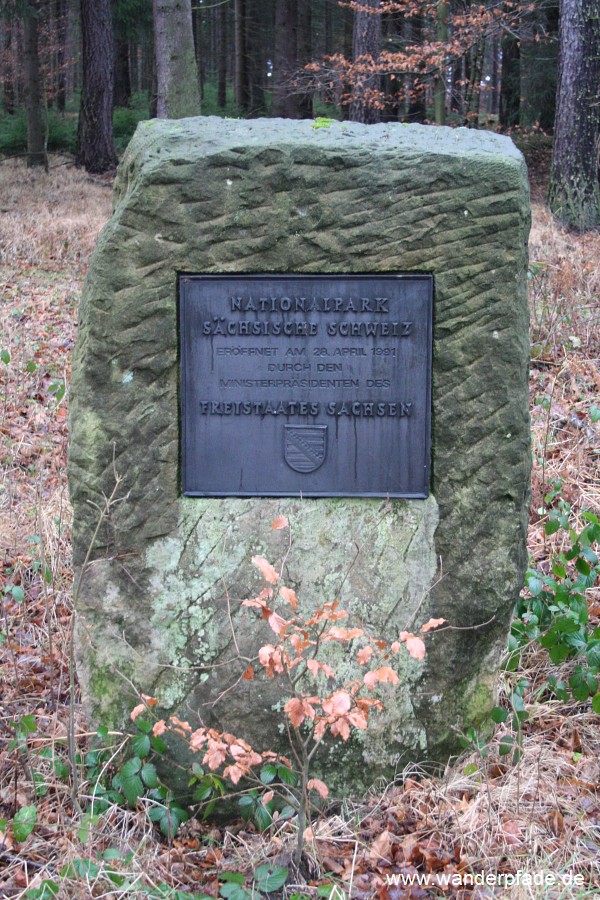 Foto: Gedenkstein zur Gründung des Nationalparks Sächsische Schweiz