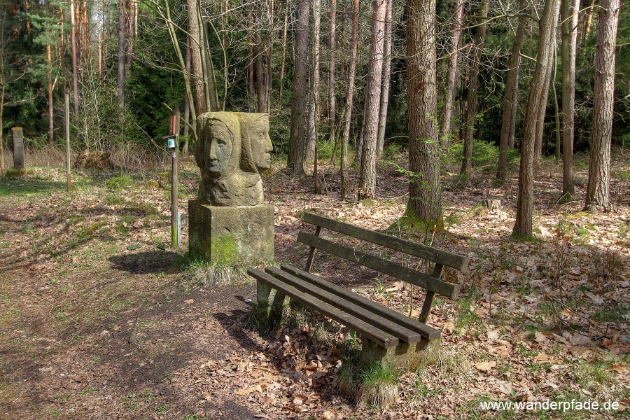 Kunst am Schlosserhbelweg: Die Alter der Frau (Sandor Nagy, Ungarn, 1987)